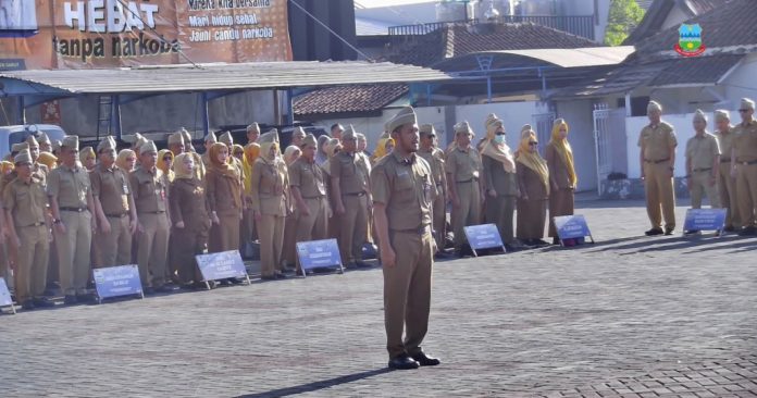Pimpin Apel Gabungan, Sekda Garut Lepas Keberangkatan Umrah Tiga Pengurus DMI