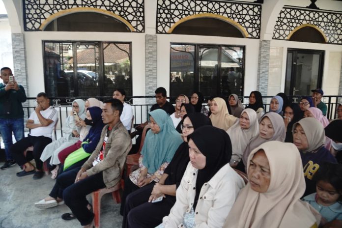 Temui Keluarga Korban Kapal Virgo, Bupati Garut Pastikan Pendampingan dan Pemulangan Jenazah