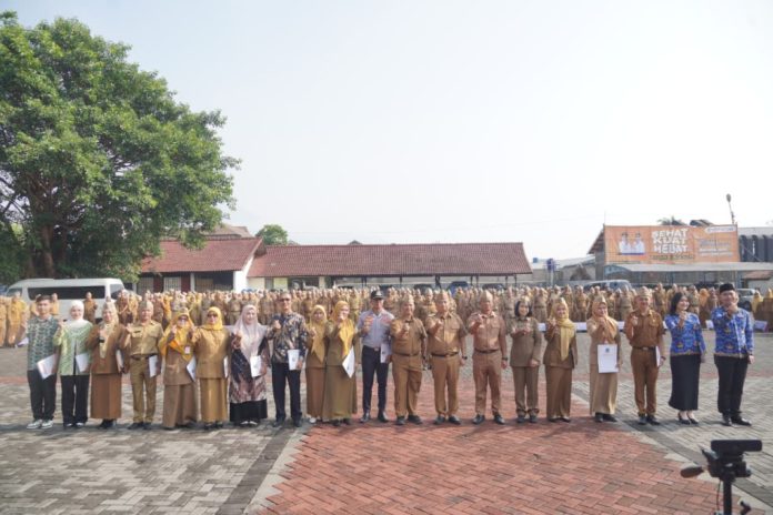 Pemkab dan Disdukcapil Garut Raih Tiga Penghargaan Adminduk Prima Jawa Barat 2026