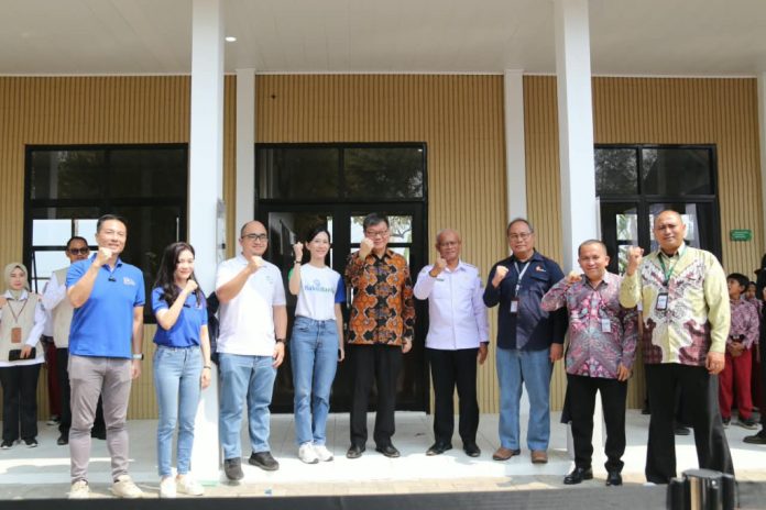 Pemerintah Kabupaten Garut Apresiasi Pembangunan Ruang Kelas Berbahan Sampah Plastik di SDN 3 Sukanegla