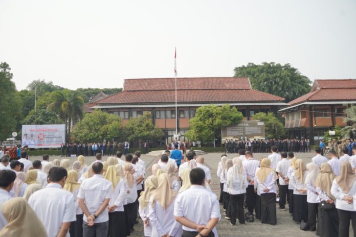 Pimpin Upacara Hari Sumpah Pemuda ke-98, Bupati Garut Dorong Penguatan Karakter dan Ekosistem Kreatif