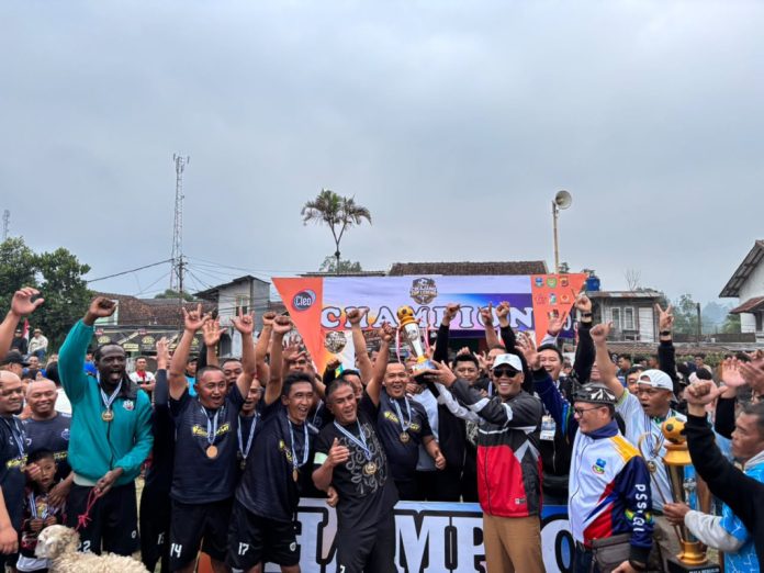 Kadispora Garut Resmi Menutup Kejuaraan Sepak Bola Cikajang Cup Legend U-40 2026