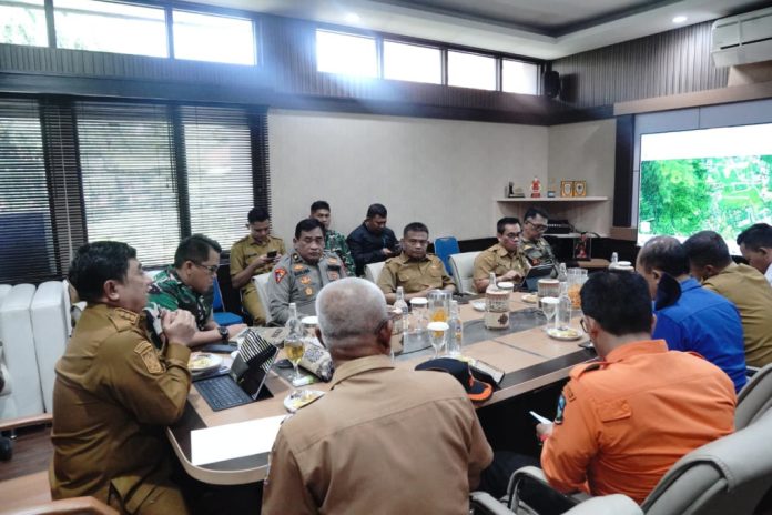 Bupati Garut dan Forkopimda Temui Warga Bahas Penanganan Kebakaran serta Penataan TPA Pasir Bajing